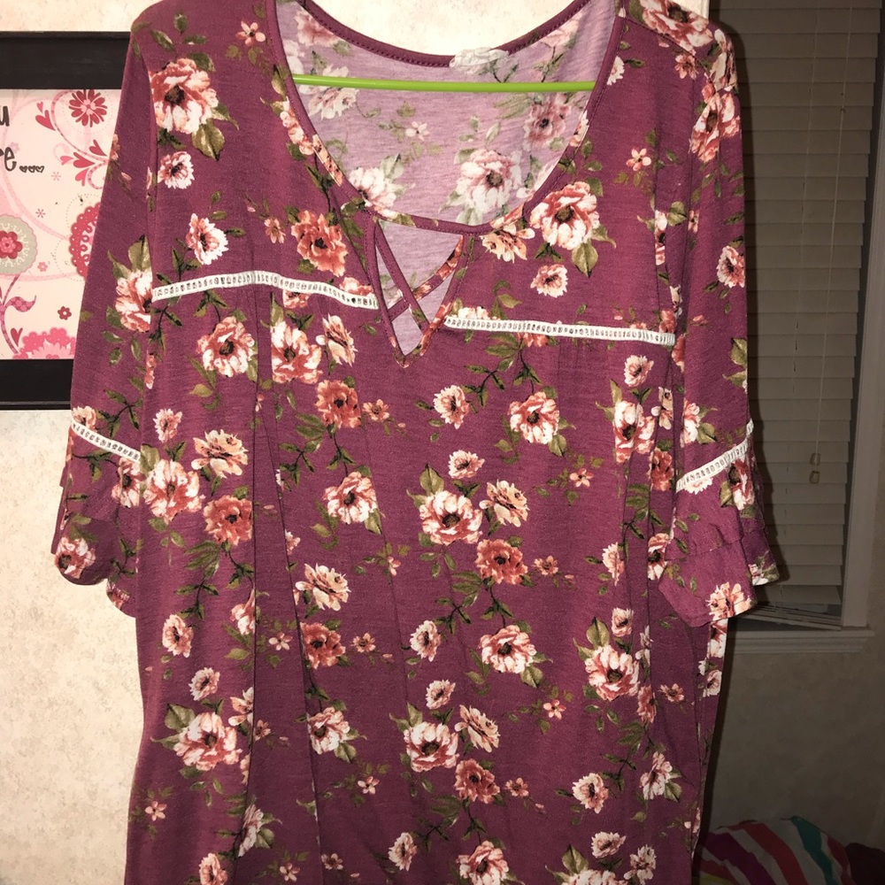 Floral 3/4 sleeve top